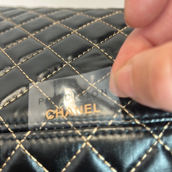 Authentic Chanel hand bag tote - Picture 11 of 16